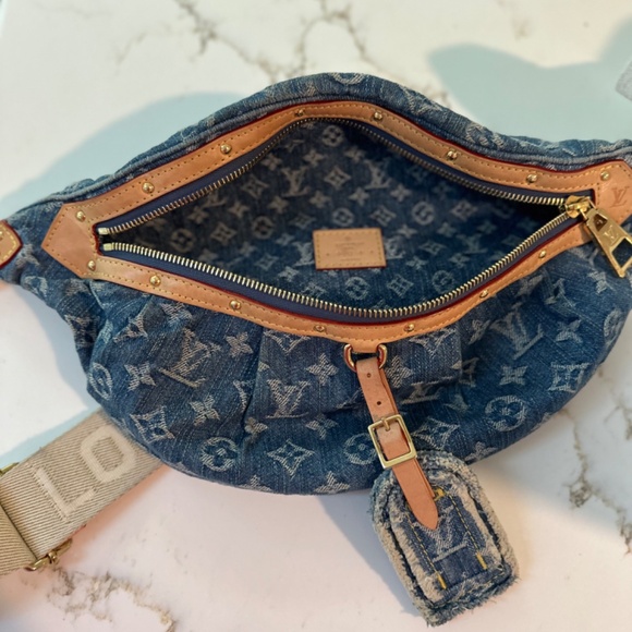 EEEEKKK!!  Louis Vuitton High Rise Bum Bag 100% Auth!!!! Receipts - Picture 12 of 13